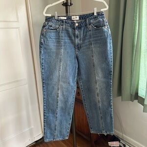 Universal Thread Curvy Vintage Straight Jean Size 12/31